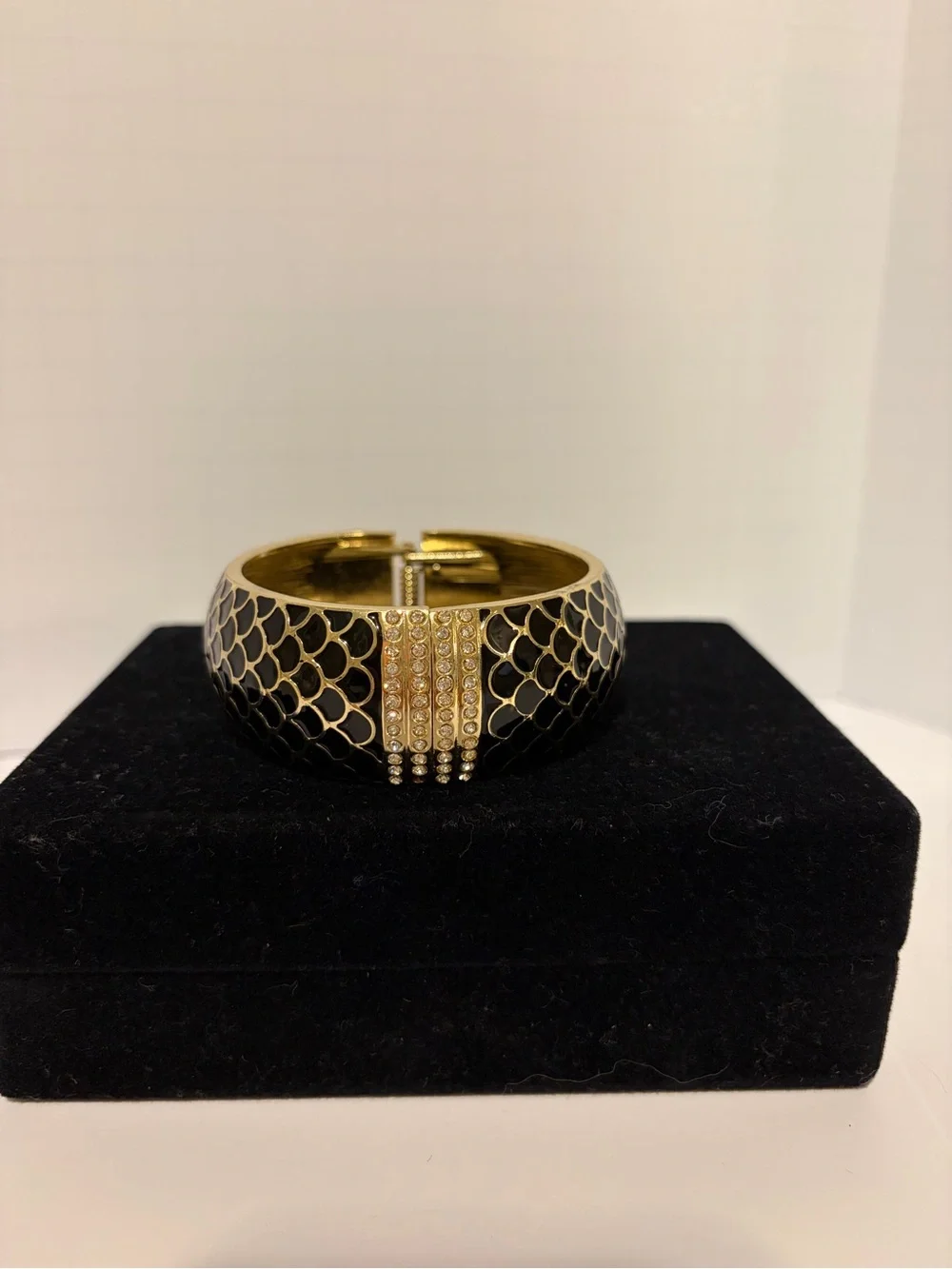 Gold Tone Black Enamel Clamper Bracelet Rhinestone Reptile Pattern Wide Cuff